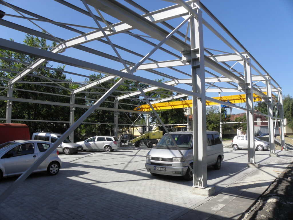 szkielet stalowy hali wykonany przez bd stal